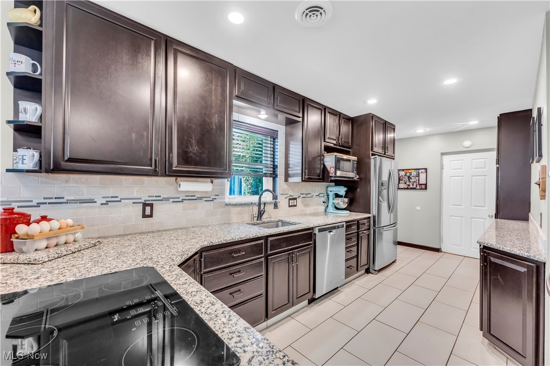 Bedford Farm Homes 01 - Residential