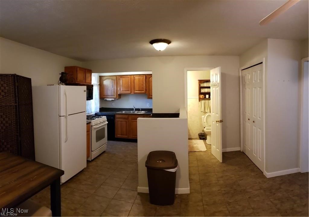 Bedford Farm Homes 01 - Residential