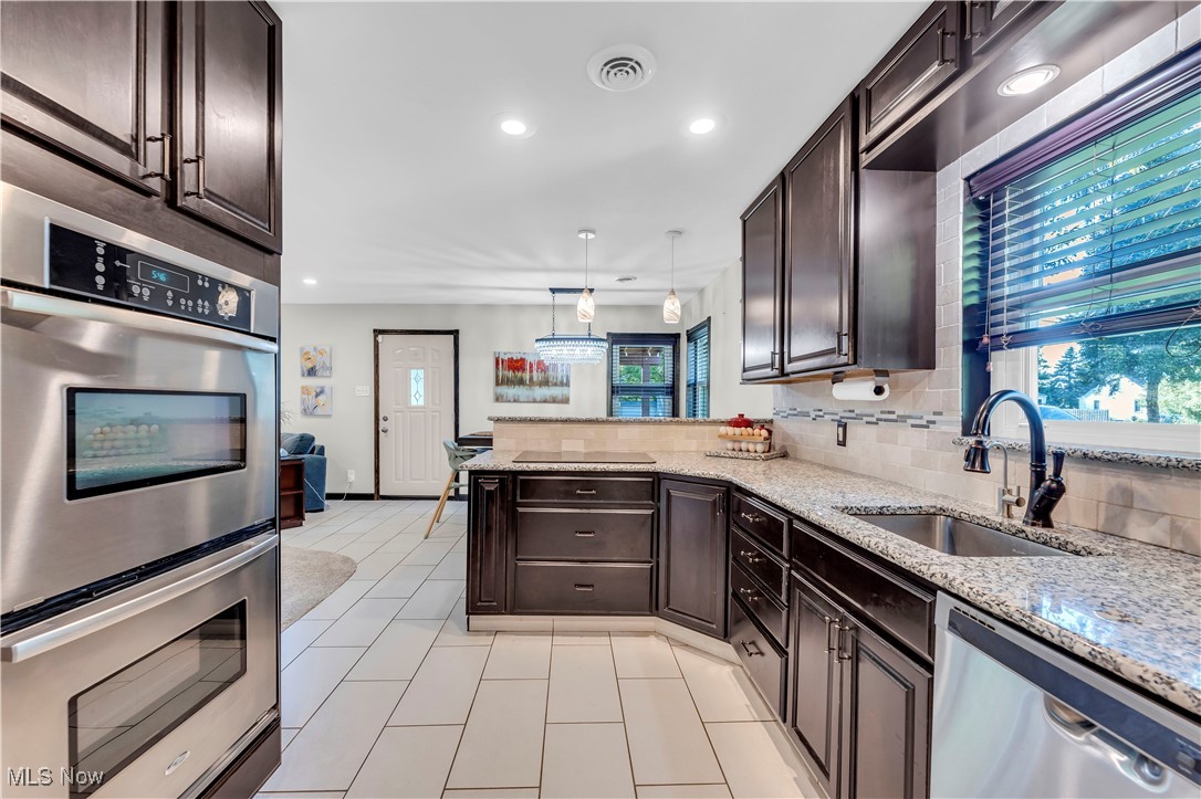 Bedford Farm Homes 01 - Residential