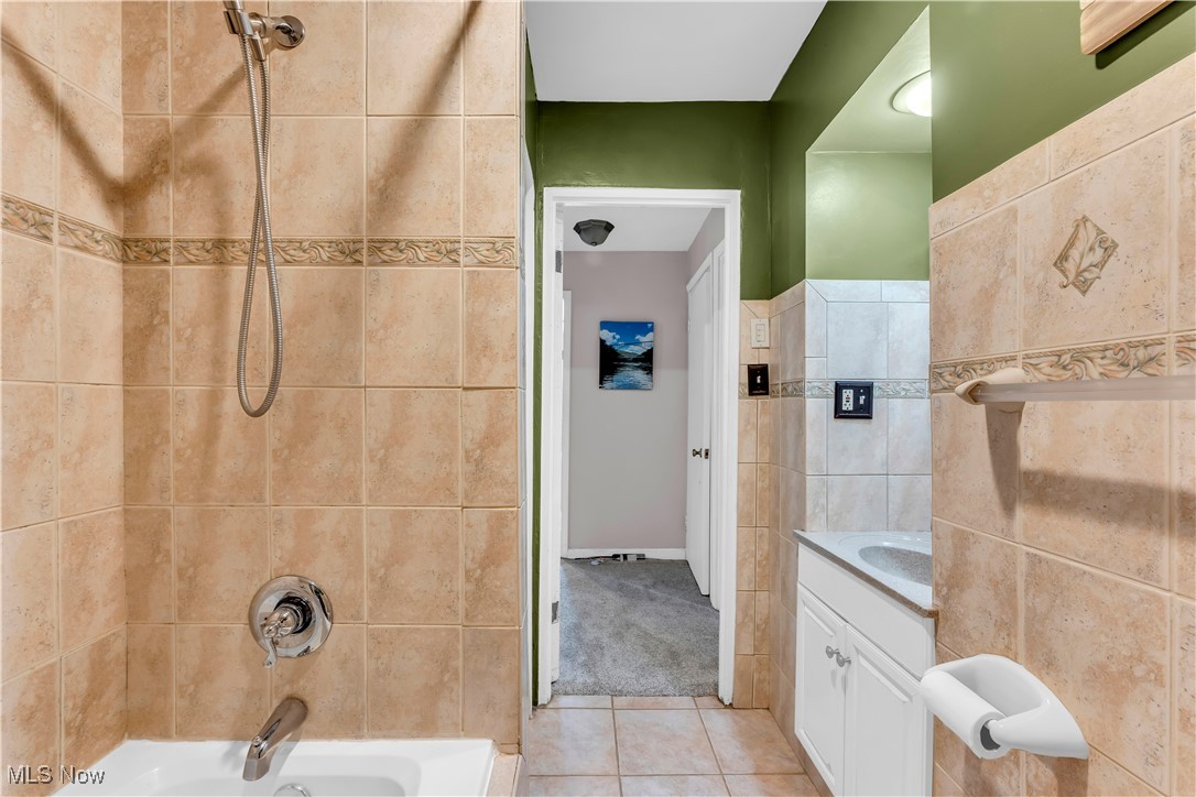 Bedford Farm Homes 01 - Residential