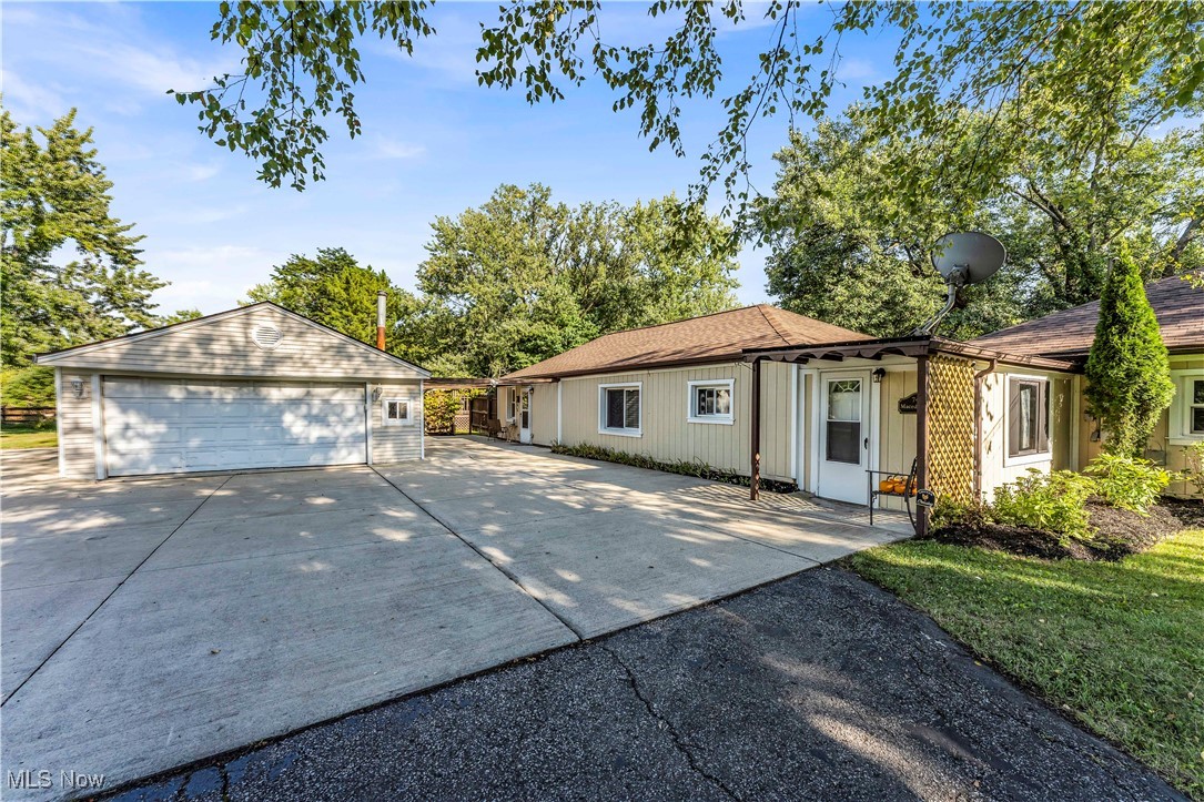 Bedford Farm Homes 01 - Residential