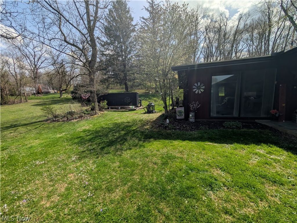 Photo of 228 Crowley Drive, Roseville, OH 43777 (MLS # 5198755)