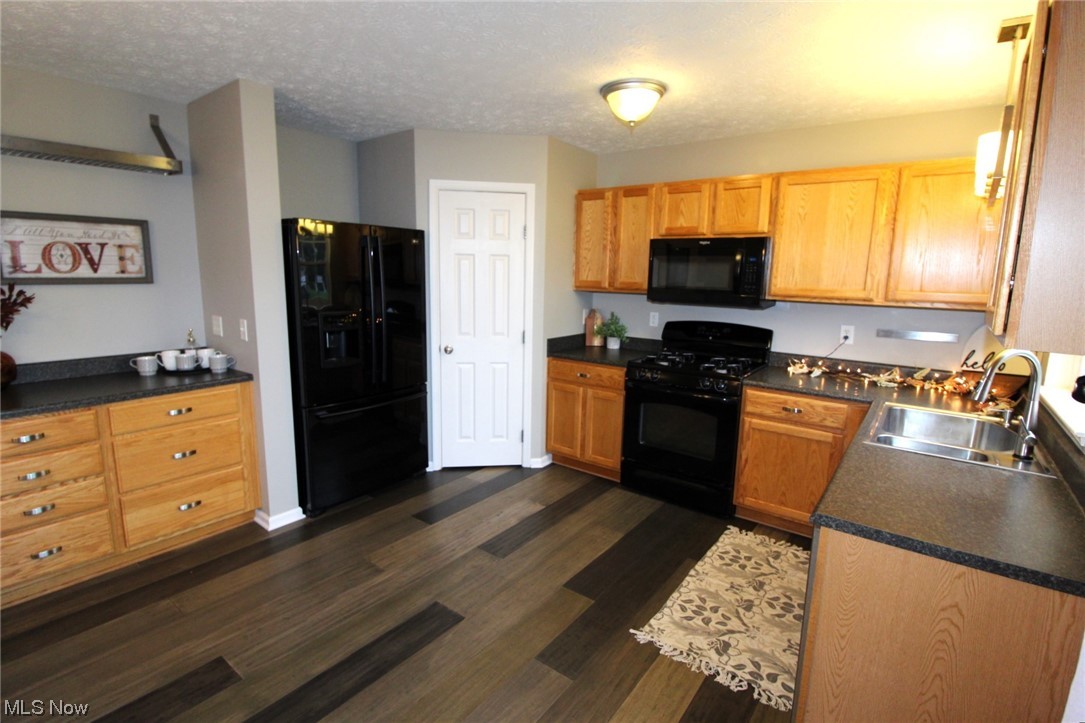 Pleasant Lakes Condo Ph V - Residential