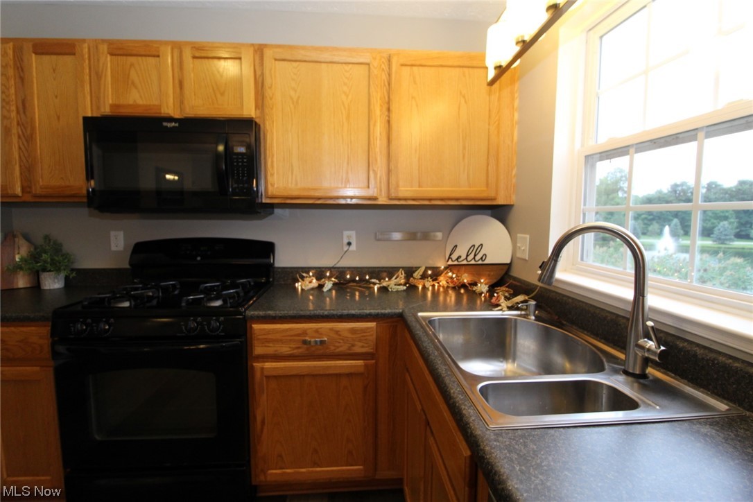 Pleasant Lakes Condo Ph V - Residential