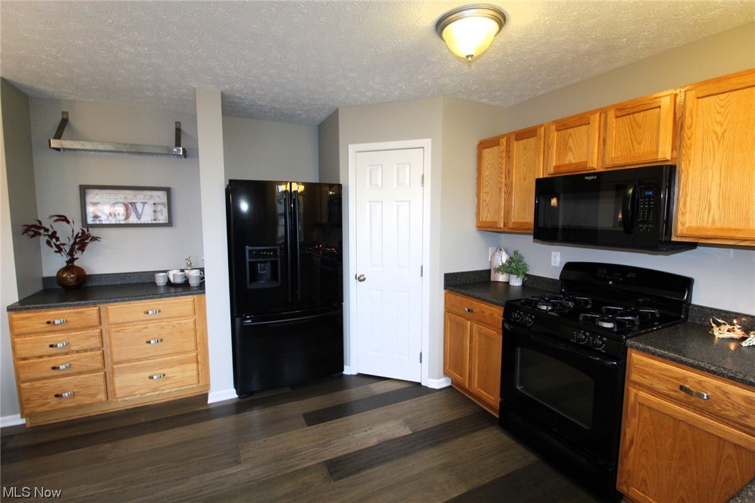 Pleasant Lakes Condo Ph V - Residential