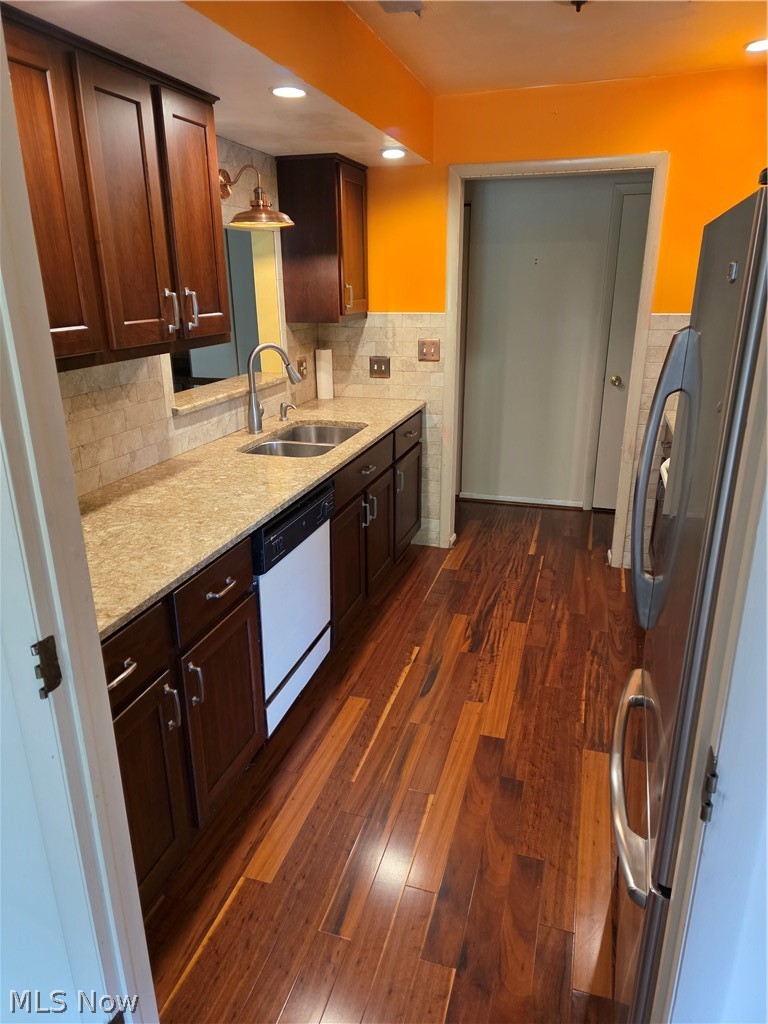 Hampton Woods - Residential