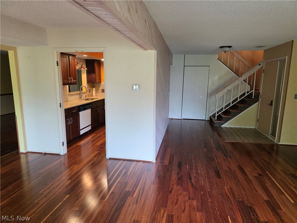 Hampton Woods - Residential