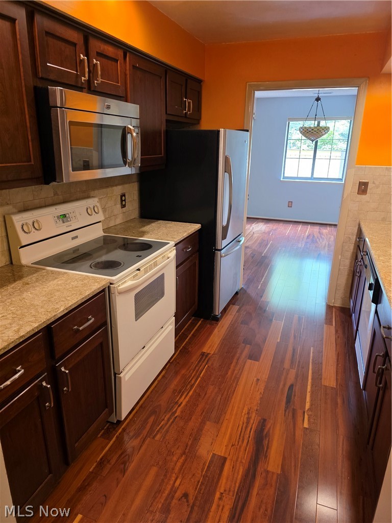 Hampton Woods - Residential