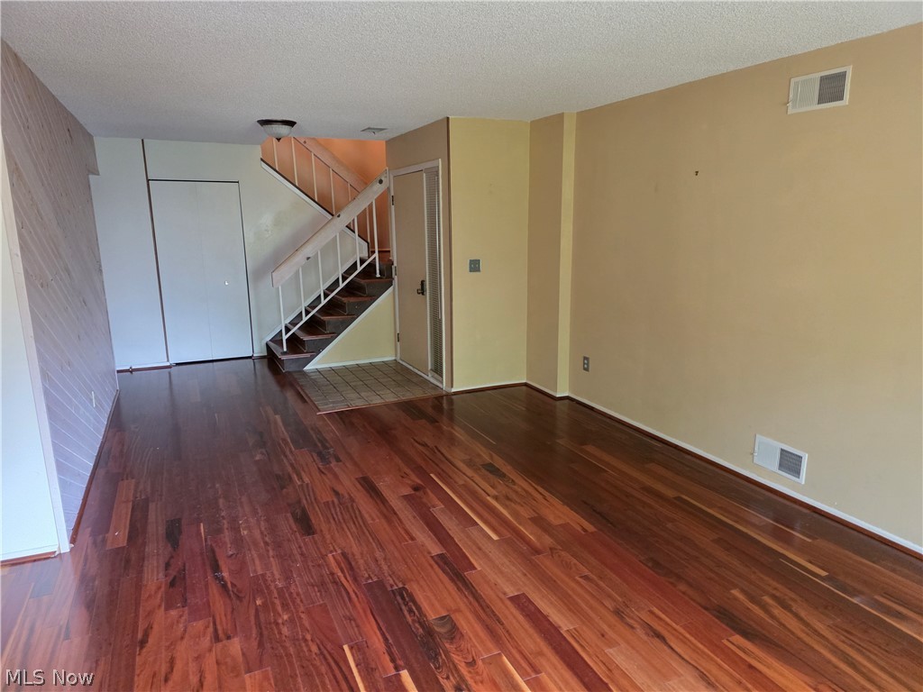 879 Hampton Ridge Drive