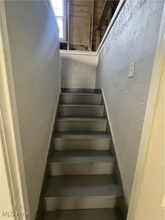 Hills & Frisbie Miles Ave - Residential