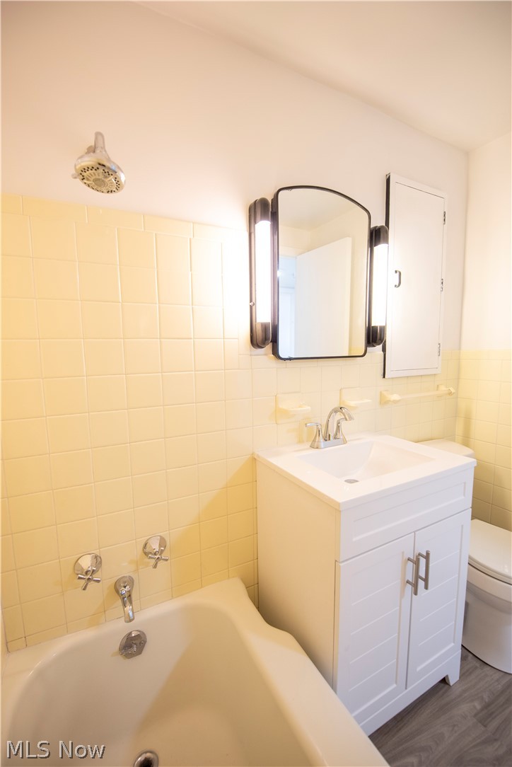 Shaker Villas/Ohio 02 Condo - Residential