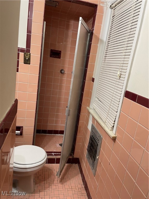 Shaker Heights, Ohio 44120, United States, 6 Bedrooms Bedrooms, ,5 BathroomsBathrooms,Residential,Active,202813