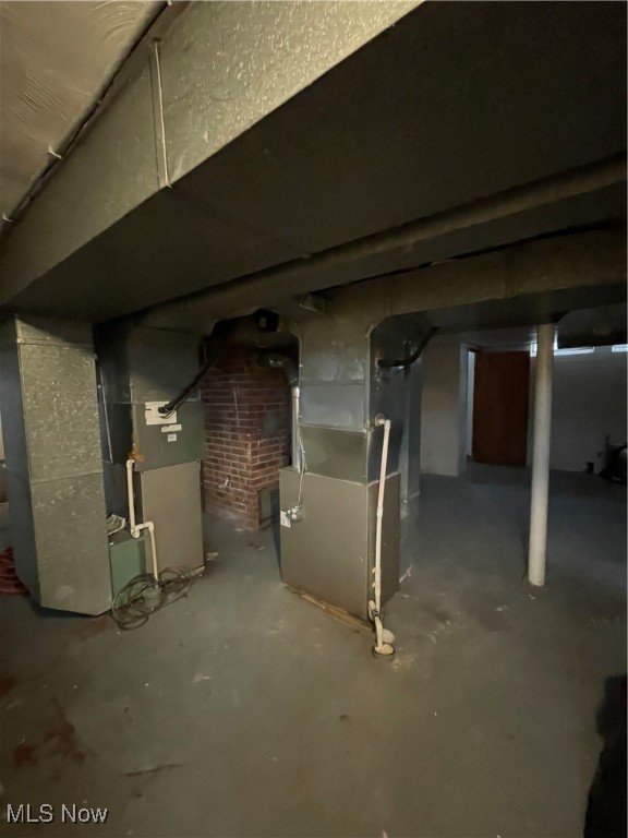 Shaker Heights, Ohio 44120, United States, 6 Bedrooms Bedrooms, ,5 BathroomsBathrooms,Residential,Active,202813