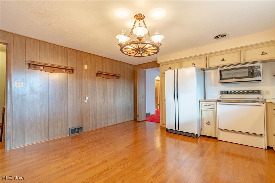 Village/East Sparta - Residential