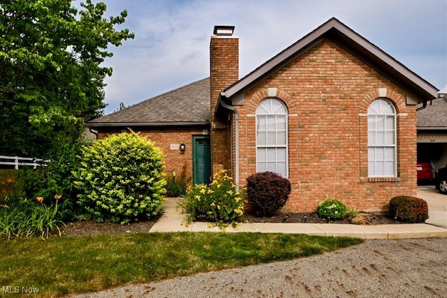 Welcome to 3633 Barrington Pl. N.W. Easy one floor living. Two Bedrooms, 1-1/2 Baths. Laundry off Kitchen. Spacious Living Room and Dining Room Area. Vaulted Ceilings create an open, airy feeling. Oversized One Car Garage. Amenities include Clubhouse & Pool for your enjoyment. End unit with extra parking available.