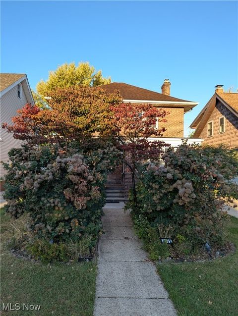 2192 Glenbury Avenue Lakewood OH 44107