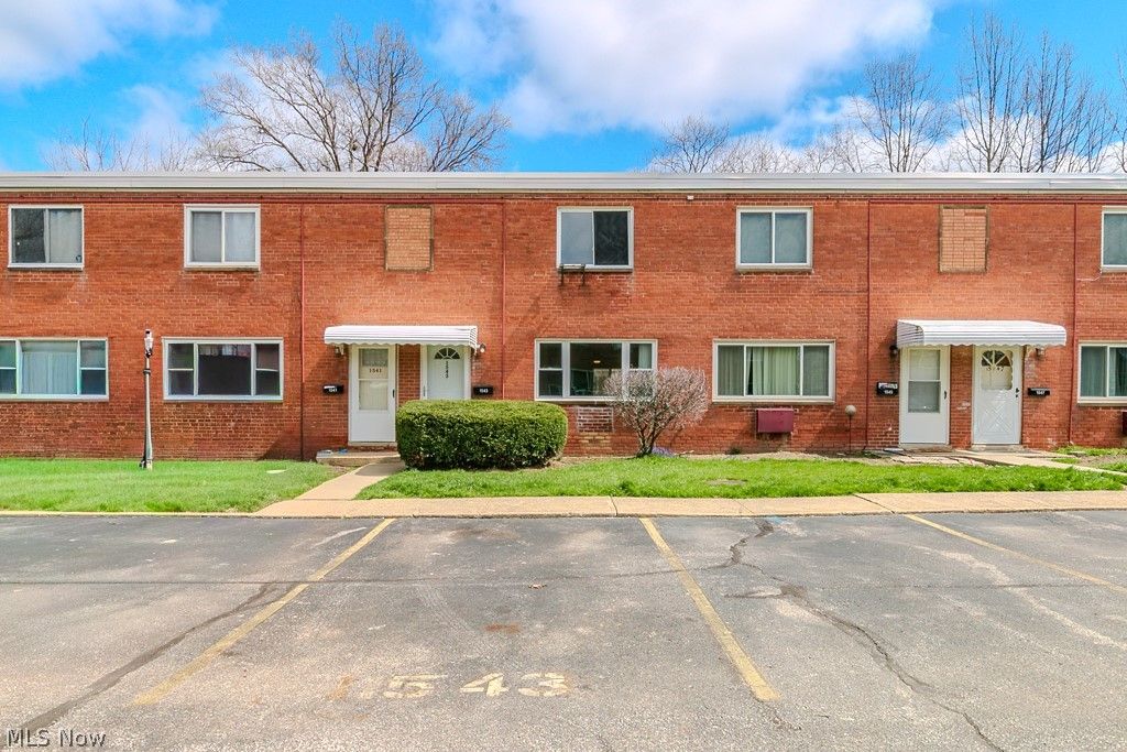 Photo of 1543 Severn Lane #6D, Wickliffe, OH 44092 (MLS # 5198146)