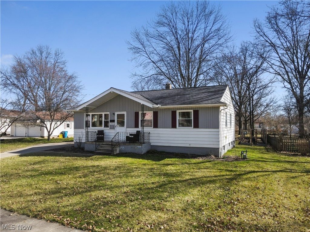 Photo of 4003 Kenneth Road, Stow, OH 44224 (MLS # 5190460)
