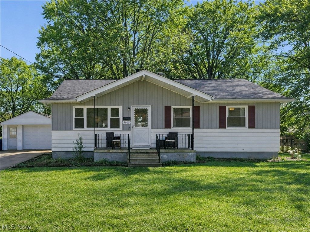Photo of 4003 Kenneth Road, Stow, OH 44224 (MLS # 5190460)