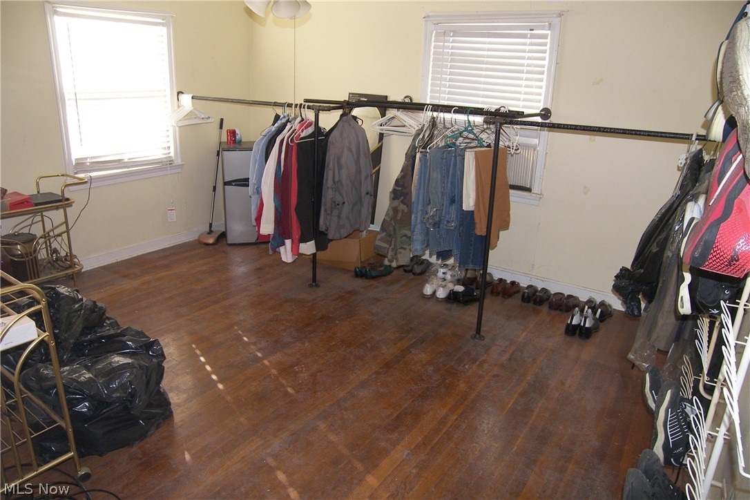 S H Kleinman Realty Cos Shake - Residential