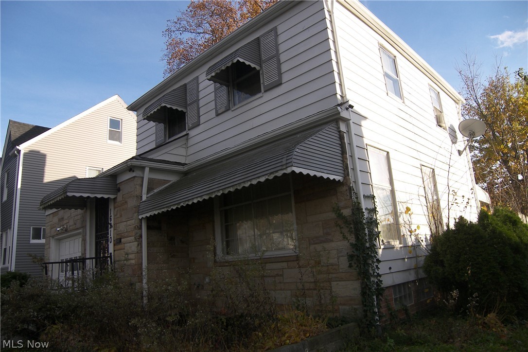 S H Kleinman Realty Cos Shake - Residential