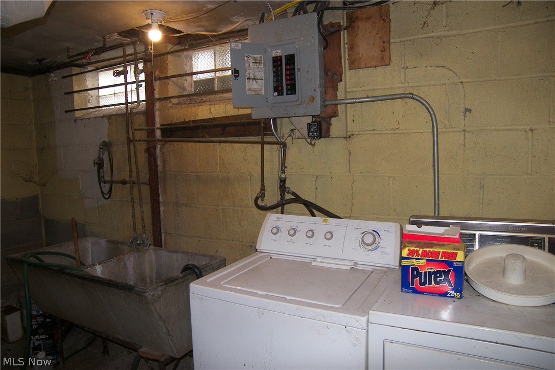 S H Kleinman Realty Cos Shake - Residential