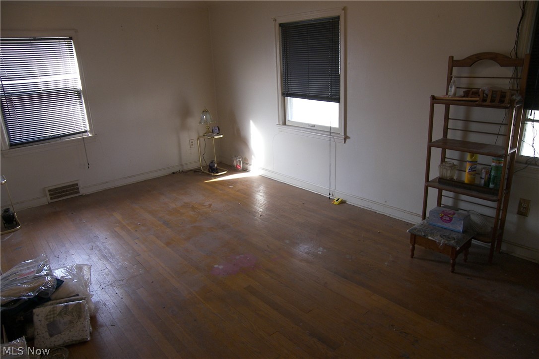 S H Kleinman Realty Cos Shake - Residential