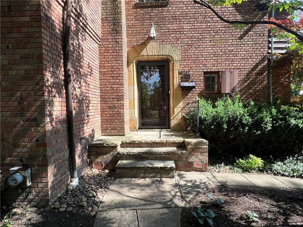 Photo of 16287 Brewster Road, Cleveland, OH 44112 (MLS # 5205269)