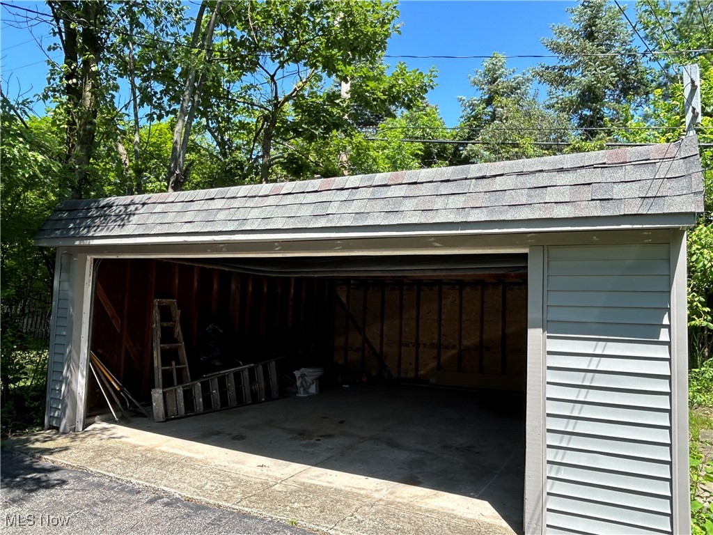 3533 Chelton Road