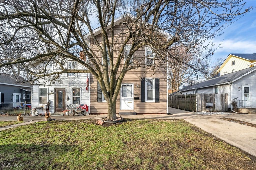 Photo of 927 W Adams Street, Sandusky, OH 44870 (MLS # 5180397)