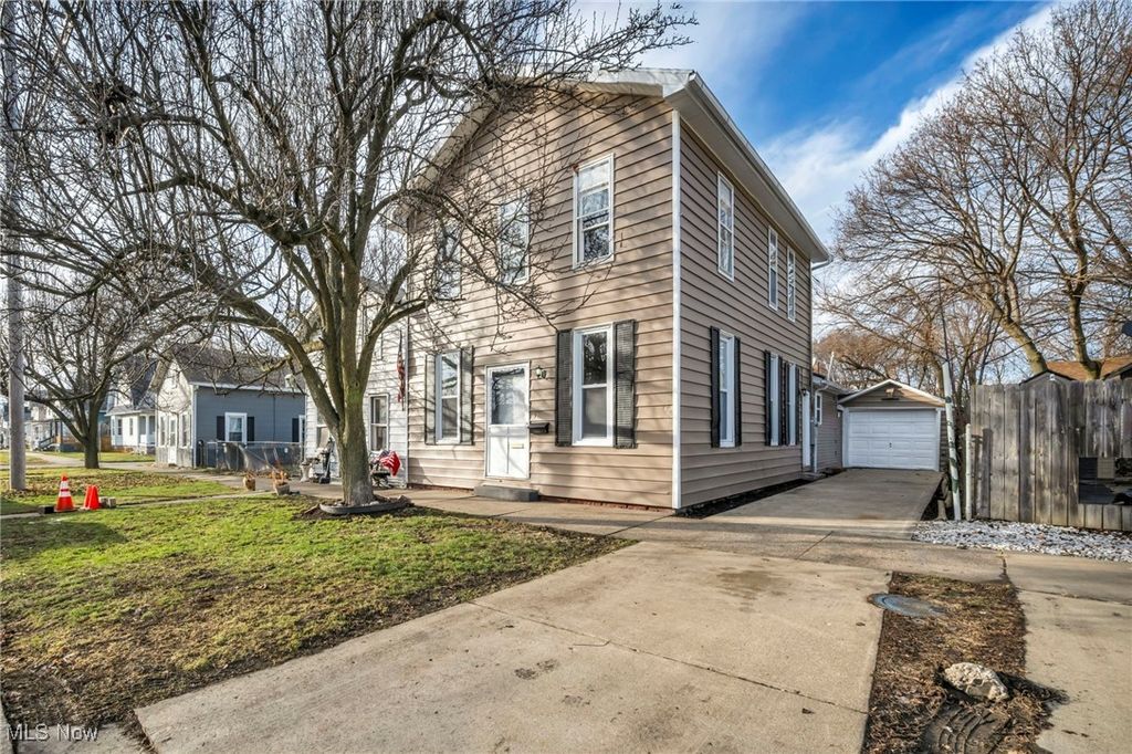 Photo of 927 W Adams Street, Sandusky, OH 44870 (MLS # 5180397)