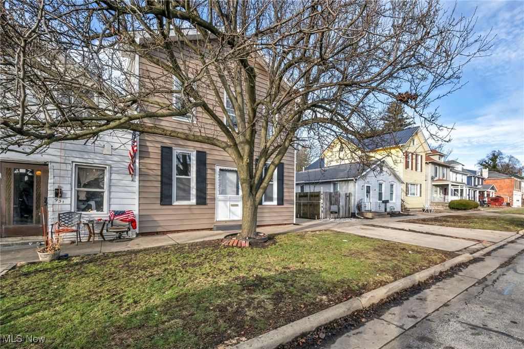 Photo of 927 W Adams Street, Sandusky, OH 44870 (MLS # 5180397)