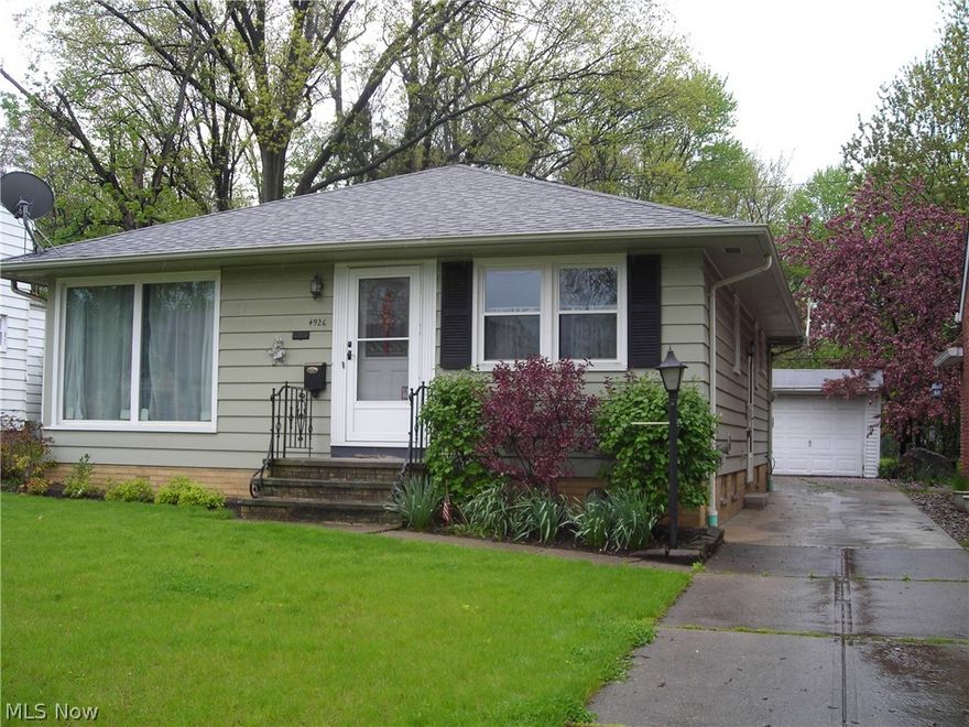 Comfortable 3 bedrm South Hills Ranch on a quiet cul-de-sac street. Features bonus country kitchen in basement for entertaining or the hot summer days when it's too hot to cook. Updated main kitchen has easy pull out draws & pantry cabinet for your convenience. Pantry closet off kitchen for even more storage of your dry goods. Dining rm includes built-in China cabinet & beautiful trayed ceiling also in the living rm. Original hardwood floors throughout the house. Easy walk-in shower in bathrm for your convenience. Rustic shed in backyard to store all your yard tools. New roof installed 2010, updated kitchen 2016, windows 2012 w/2 yrs left on warranty.