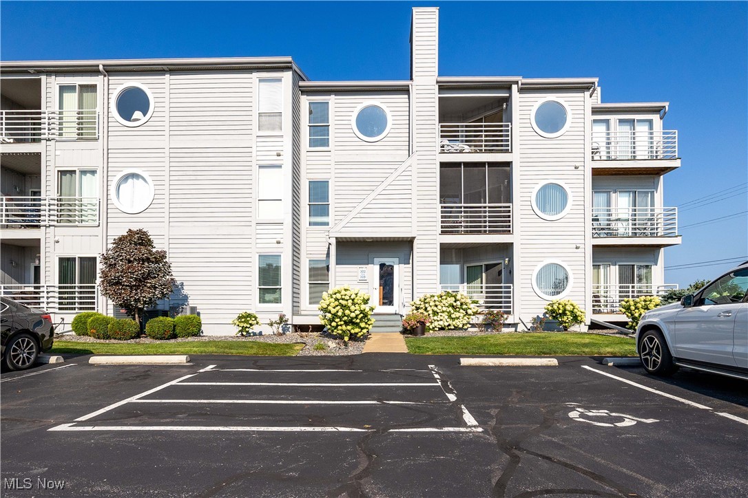 Clinton Reef Club - Residential