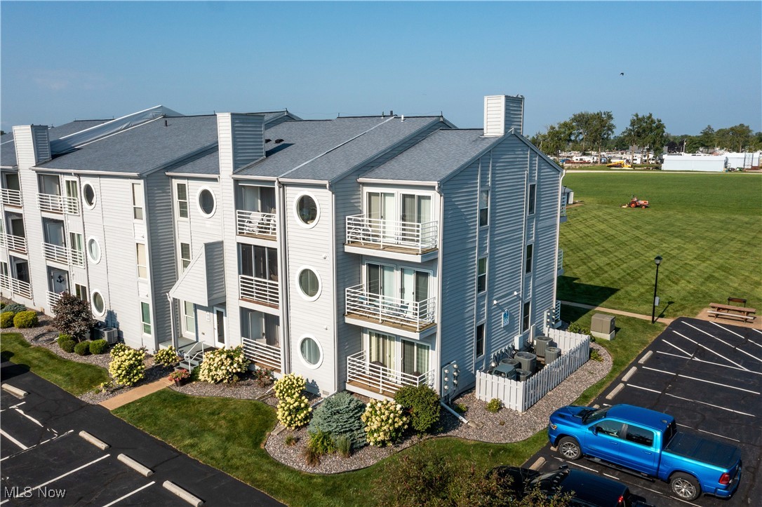 Clinton Reef Club - Residential