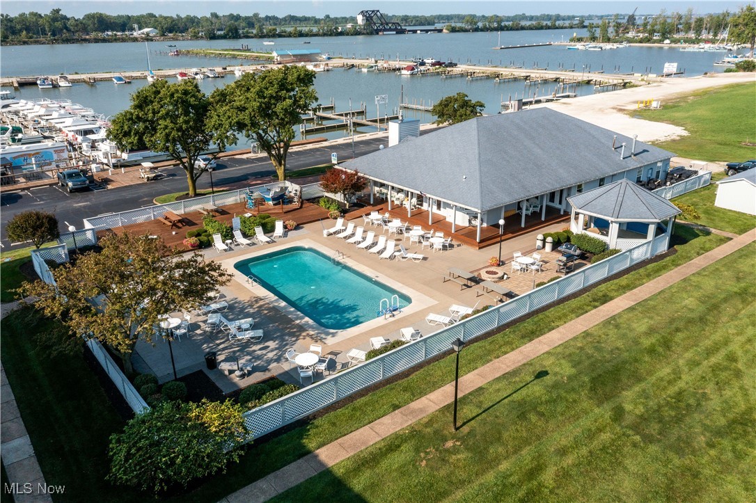 Clinton Reef Club - Residential