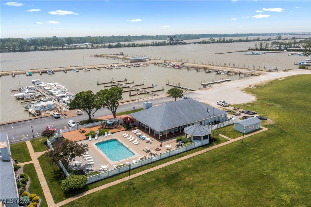 Clinton Reef Club - Residential