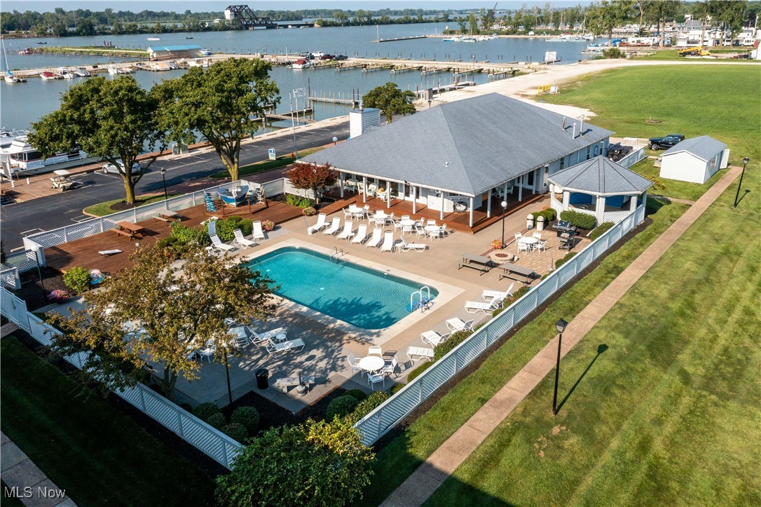 Clinton Reef Club - Residential