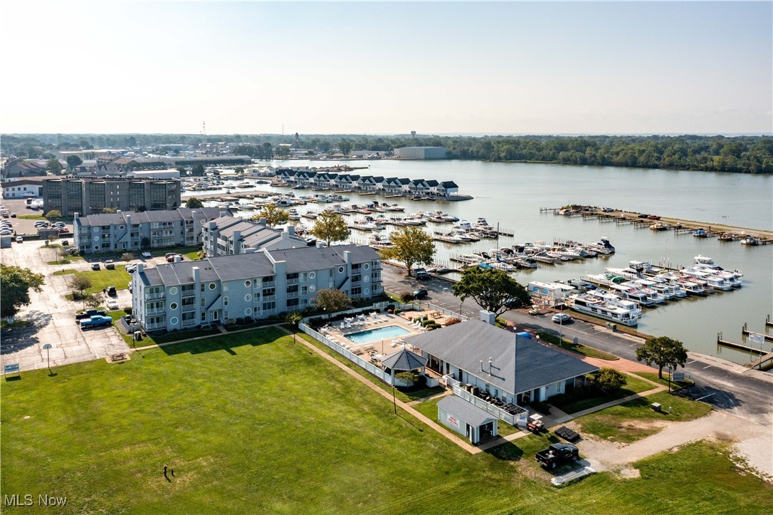 Clinton Reef Club - Residential