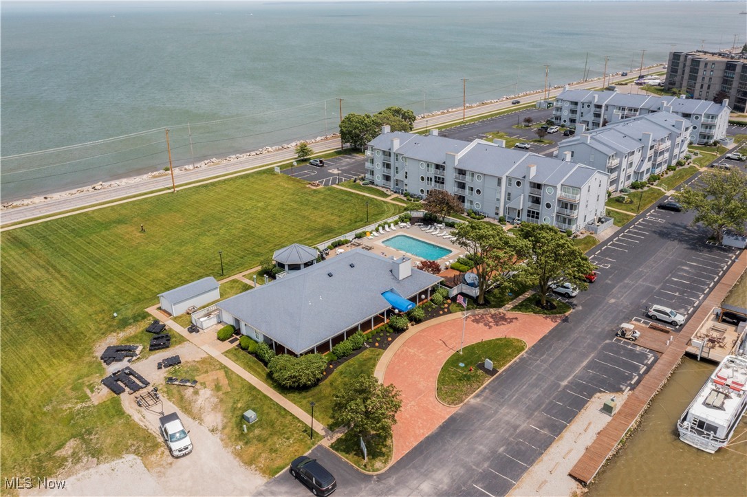 Clinton Reef Club - Residential