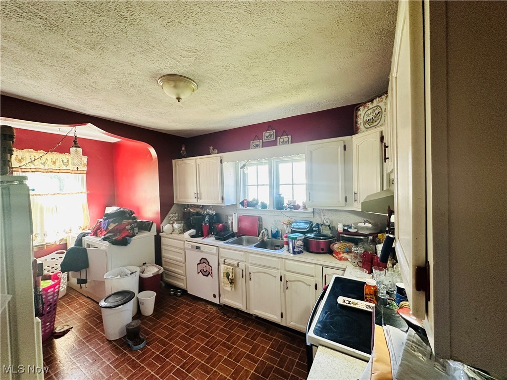 7711 Ceramic Road, Roseville, Ohio image 9