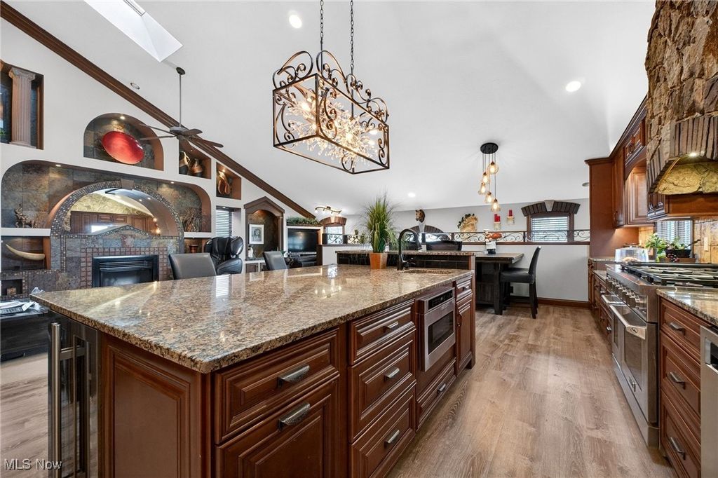 Photo of 13817 Lakewood Heights Boulevard, Lakewood, OH 44107 (MLS # 5182784)