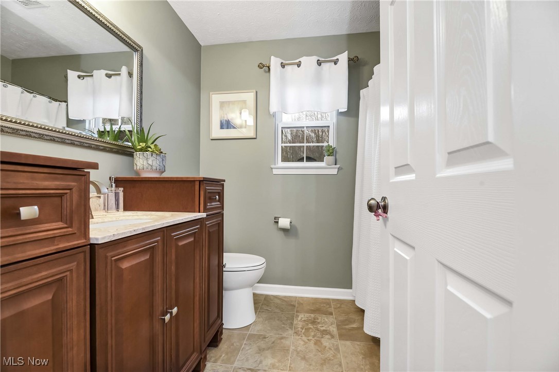 1047 Arrowhead Drive, Vermilion, Ohio image 37