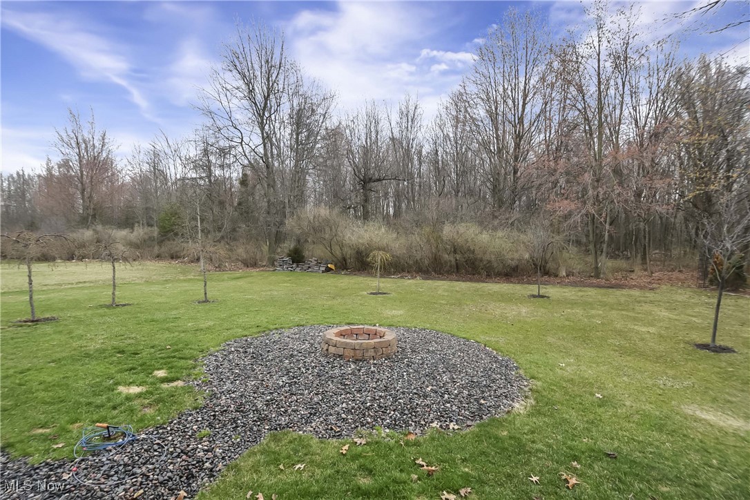 1047 Arrowhead Drive, Vermilion, Ohio image 9