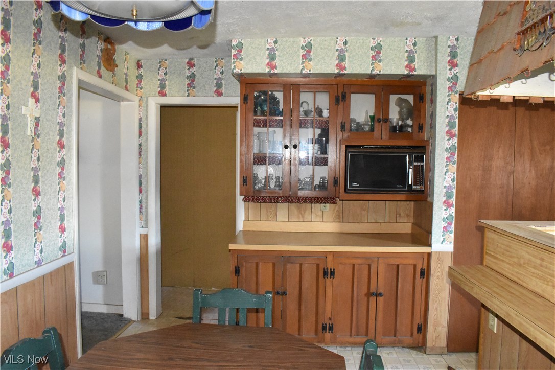 Connecticut Western Reserve - Commercial Sale