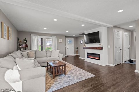 Tiny photo for 5242 Aster Avenue NE, Canton, OH 44705 (MLS # 5202028)