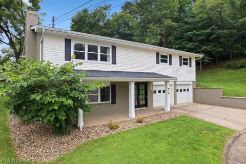 Homes For Sale - 4611 Carole Drive<br/> Vienna, WV 26105