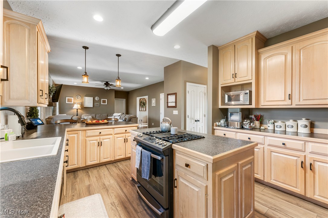 11193 Hoover Avenue, Uniontown, Ohio image 10