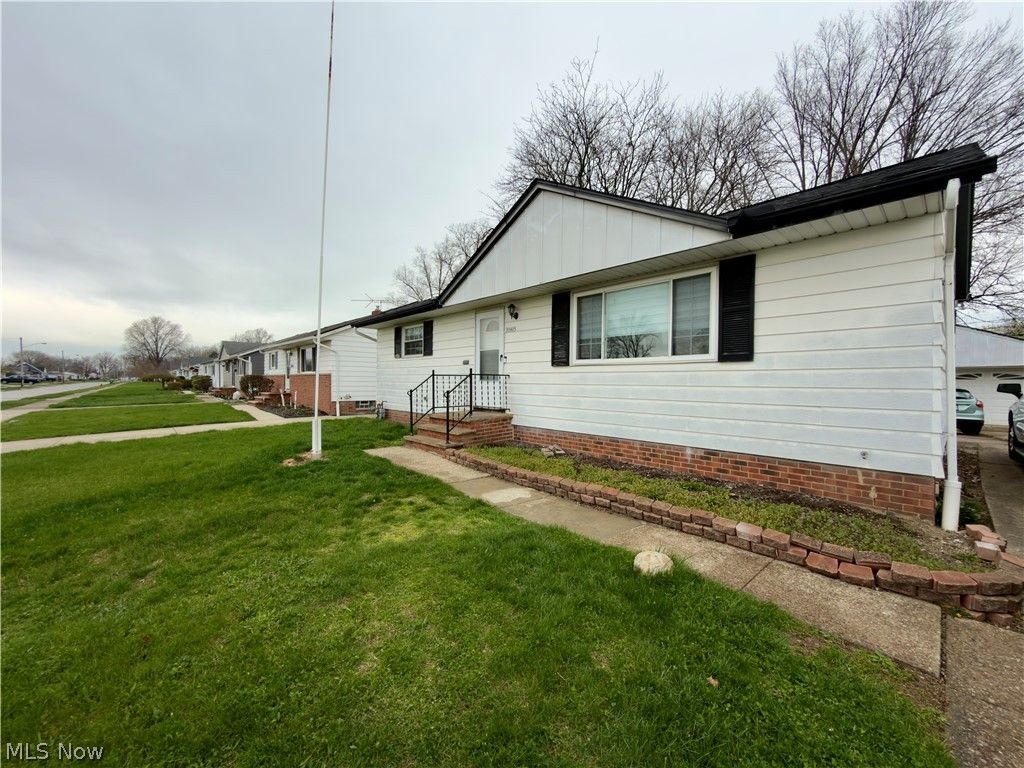 Photo of 30405 Vineyard Road, Willowick, OH 44095 (MLS # 5199150)