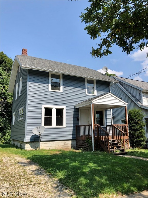 Cozy 3 bed one bath home available in Kenmore. The kitchen has a stove and fridge for tenant use, there a is sunny dining room and the living room has a charming decorative fireplace. Upstairs are three bedrooms and a bathroom with clawfoot tub. Washer and dryer hookups are available in the basement.
Outside there is a small deck in front, off street parking and a cute back yard. Carpeted throughout.
Monthly rent is $775. A security deposit of $775 will be required, as will a $200 water deposit. Tenants pay all utilities and are responsible for lawn care and snow removal.
Pets considered on a case by case basis. If accepted they will require an additional deposit of $200/ cat or dog under 20lb, $300 for a dog 20lb +. Maximum of 2 pets.
Section 8 eligible.
Non smoking lease.
This property is professionally managed by Southern Sky Realty. We run a credit, criminal and eviction check on all applicants aged 18 years and older and require a non refundable $40 per person fee to d